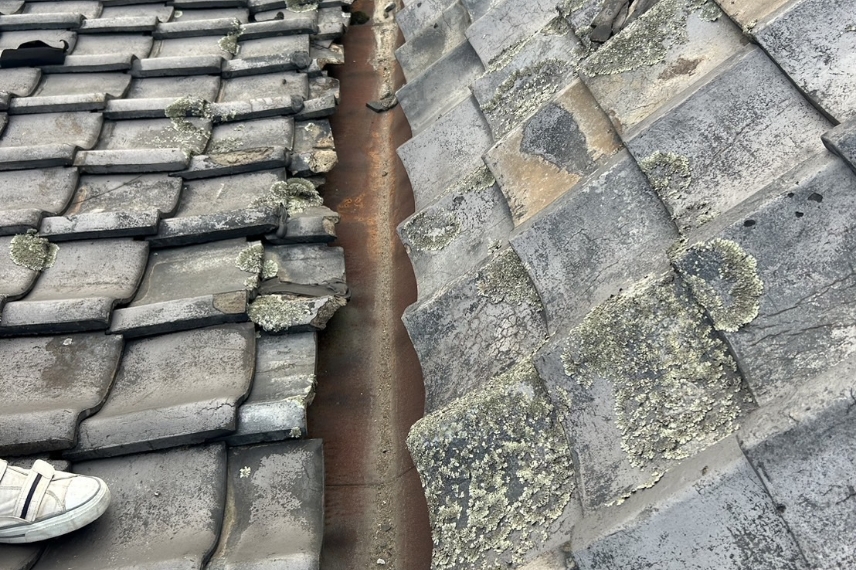 谷板金の穴あき・錆